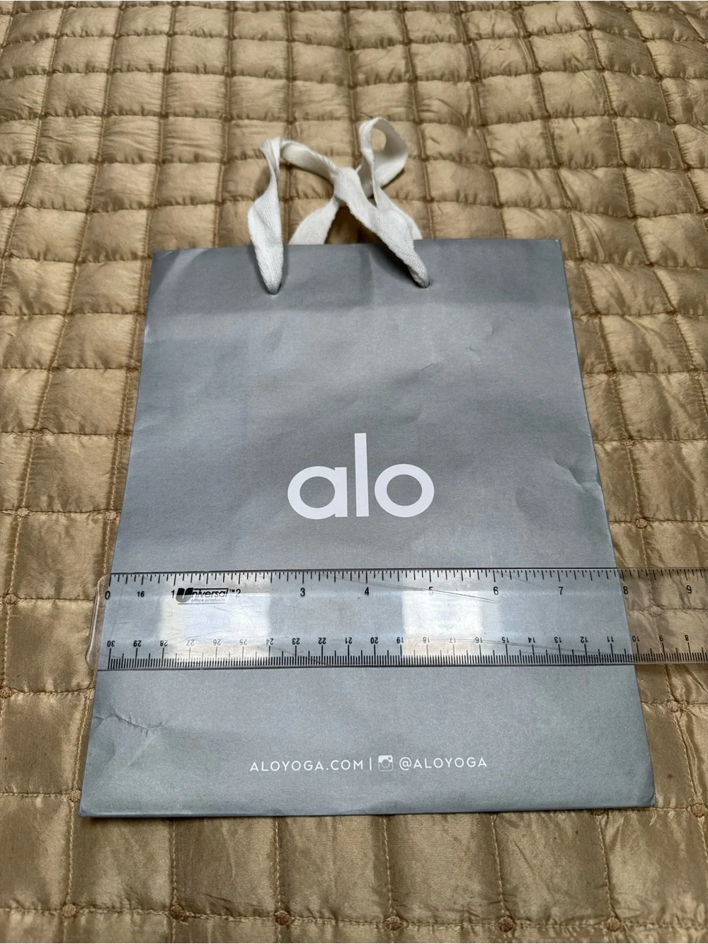 Alo Shopping Bag Gift Bag